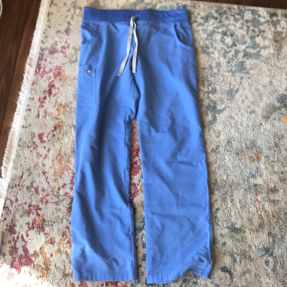 FIGS Cargo scrub pant